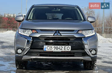 Позашляховик / Кросовер Mitsubishi Outlander 2017 в Києві