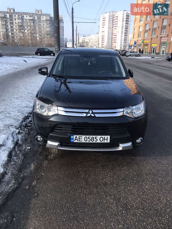 Позашляховик / Кросовер Mitsubishi Outlander 2014 в Дніпрі