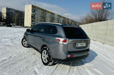 Позашляховик / Кросовер Mitsubishi Outlander 2013 в Харкові