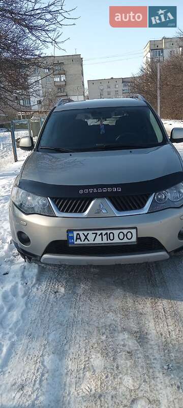 Внедорожник / Кроссовер Mitsubishi Outlander 2008 в Краснограде