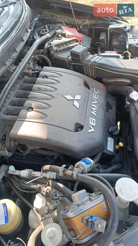 Позашляховик / Кросовер Mitsubishi Outlander 2007 в Чернівцях
