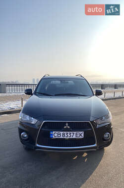 Позашляховик / Кросовер Mitsubishi Outlander 2012 в Києві