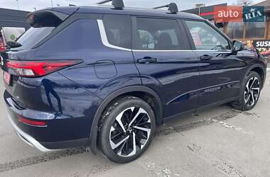 Позашляховик / Кросовер Mitsubishi Outlander 2021 в Києві