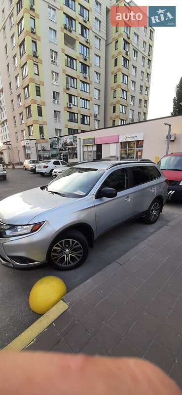 Внедорожник / Кроссовер Mitsubishi Outlander 2016 в Крюковщине фото 8 Внедорожник / Кроссовер Mitsubishi Outlander 2016 в Крюковщине