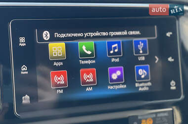 Внедорожник / Кроссовер Mitsubishi Outlander 2018 в 