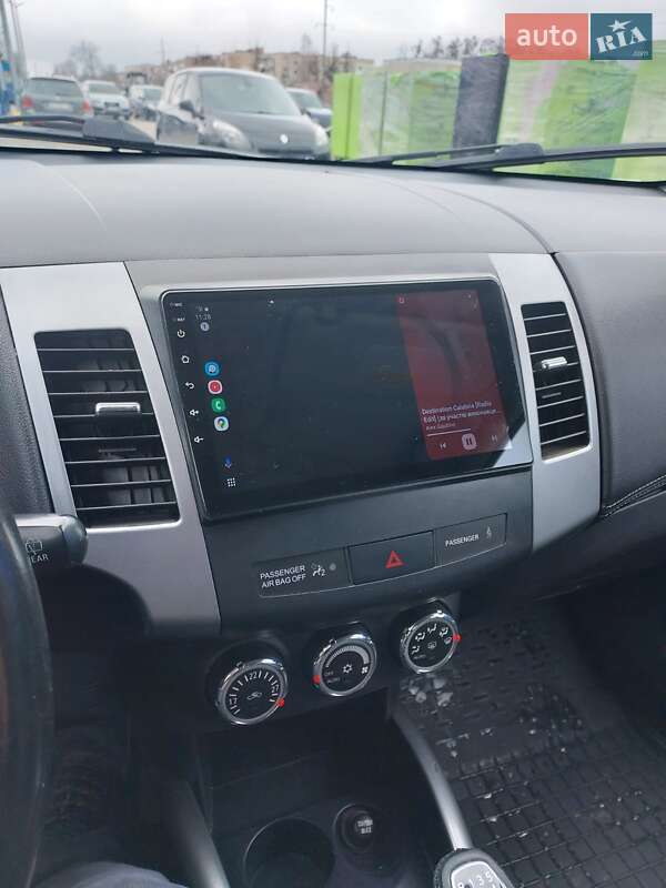 Внедорожник / Кроссовер Mitsubishi Outlander 2012 в Славуте