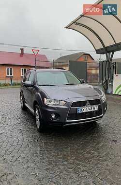 Позашляховик / Кросовер Mitsubishi Outlander 2011 в 