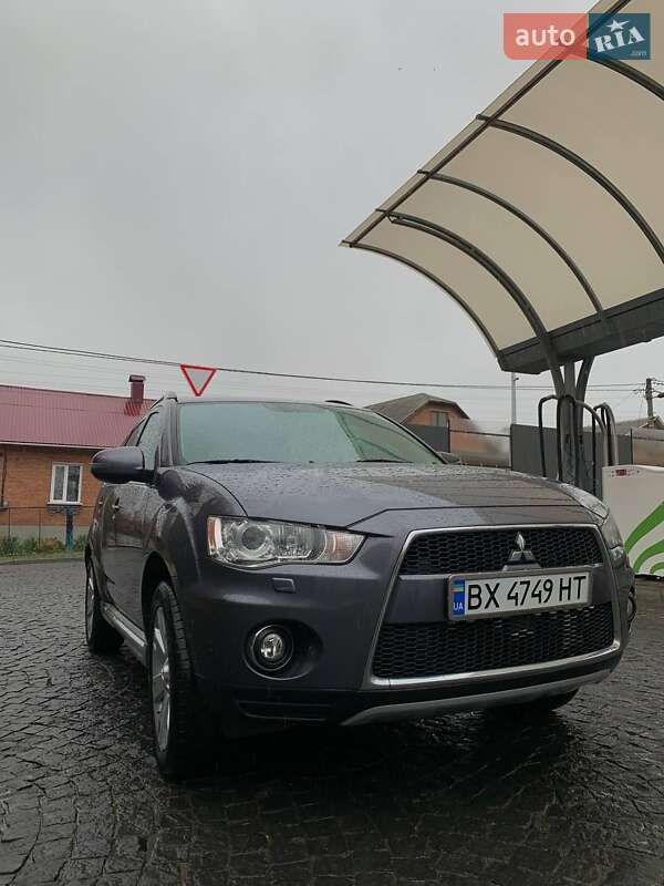 Позашляховик / Кросовер Mitsubishi Outlander 2011 в Хмельницькому