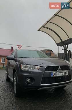 Позашляховик / Кросовер Mitsubishi Outlander 2011 в 