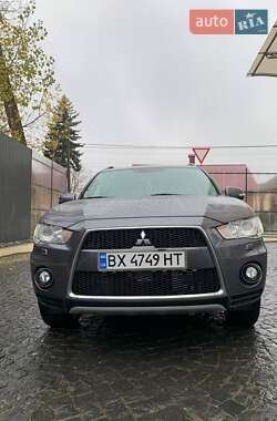 Позашляховик / Кросовер Mitsubishi Outlander 2011 в 