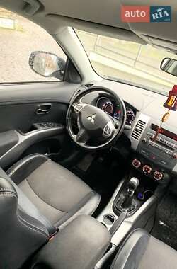 Позашляховик / Кросовер Mitsubishi Outlander 2011 в 