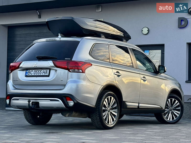 Внедорожник / Кроссовер Mitsubishi Outlander 2019 в Трускавце