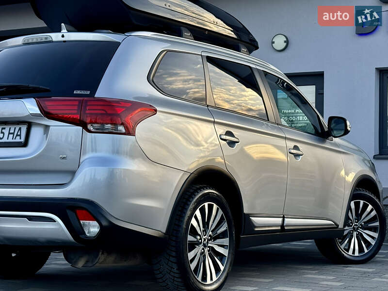 Внедорожник / Кроссовер Mitsubishi Outlander 2019 в Трускавце