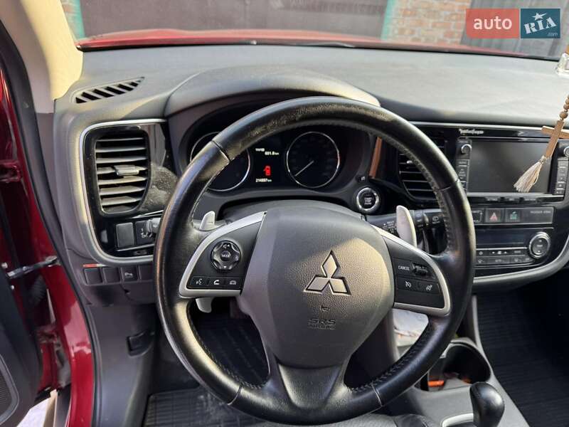 Позашляховик / Кросовер Mitsubishi Outlander 2014 в Кривому Розі
