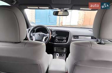 Внедорожник / Кроссовер Mitsubishi Outlander 2019 в Житомире