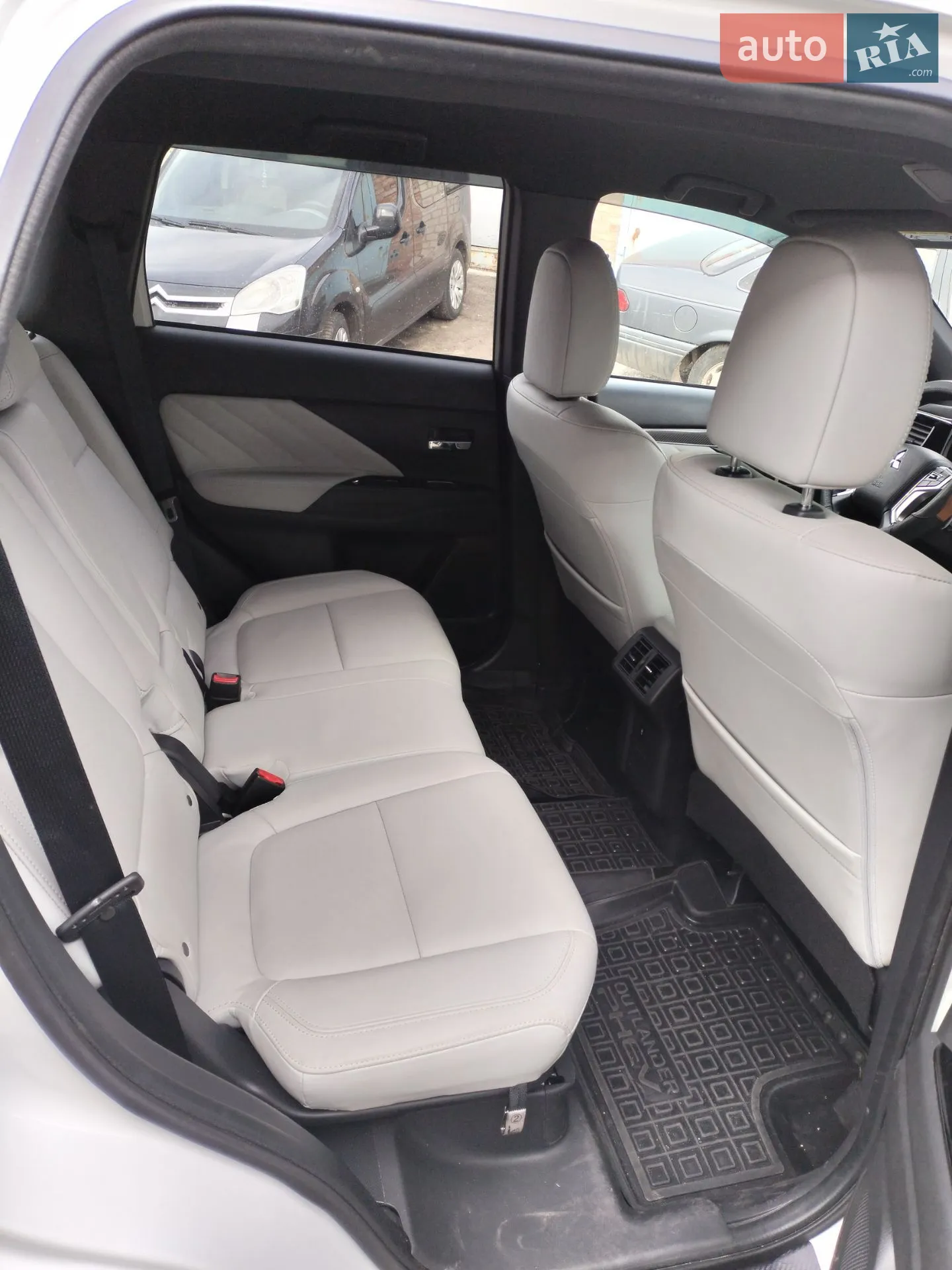 2019 Mitsubishi Outlander - мініатюра 13