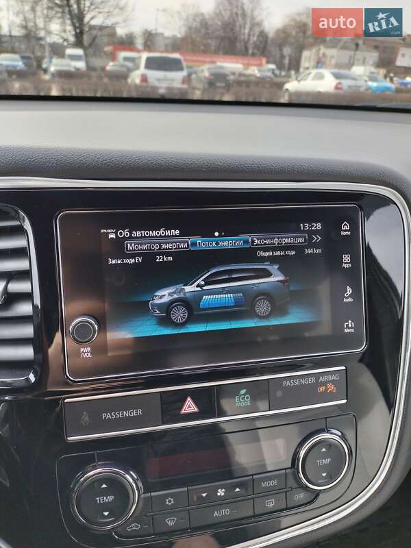 Позашляховик / Кросовер Mitsubishi Outlander 2019 в Житомирі