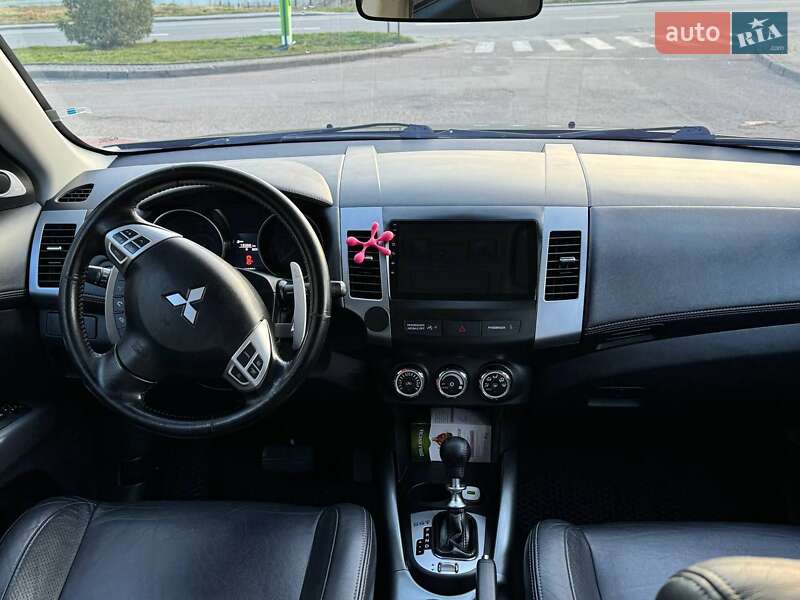 Позашляховик / Кросовер Mitsubishi Outlander 2010 в Бориславі