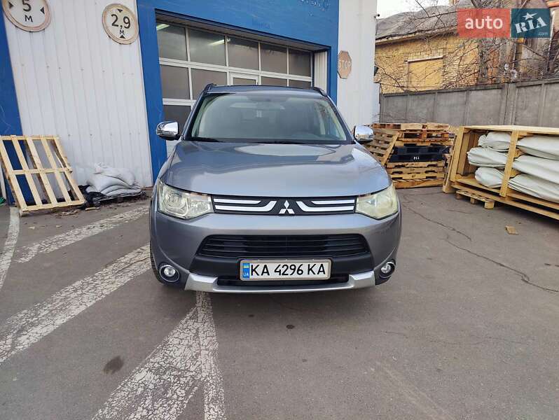 Mitsubishi Outlander 2014