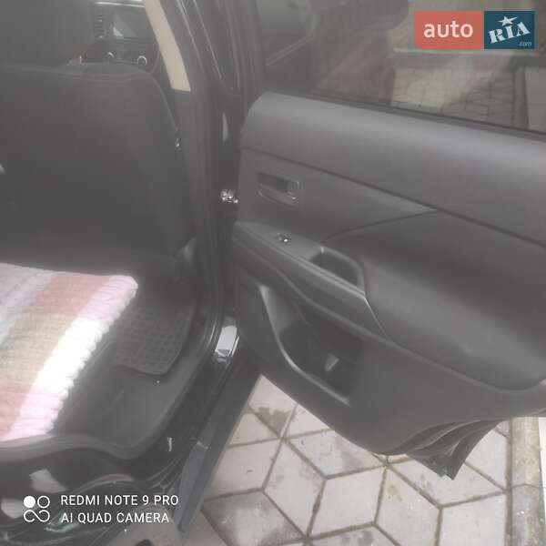 Позашляховик / Кросовер Mitsubishi Outlander 2017 в Хмельницькому