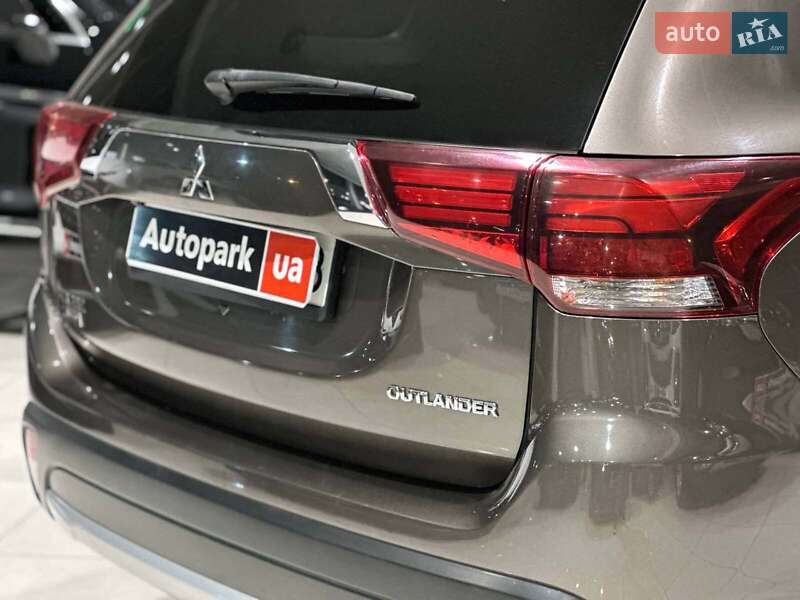 Внедорожник / Кроссовер Mitsubishi Outlander 2015 в Одессе