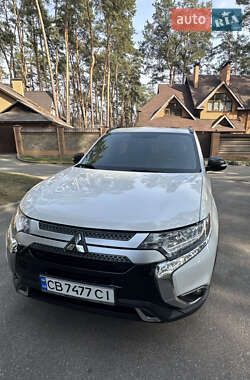 Внедорожник / Кроссовер Mitsubishi Outlander 2018 в Чернигове