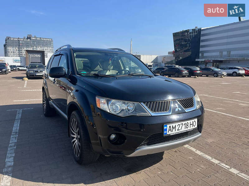 Внедорожник / Кроссовер Mitsubishi Outlander 2008 в Пулинах