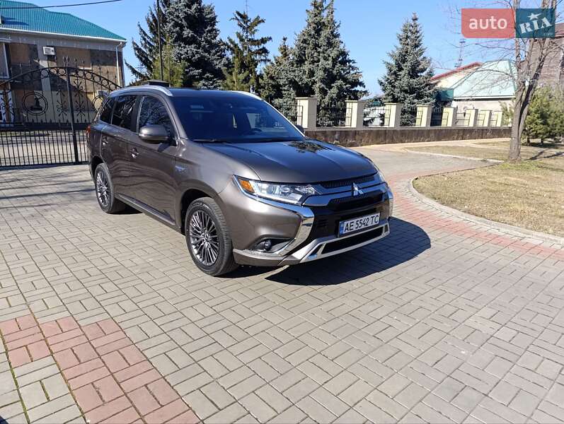 Внедорожник / Кроссовер Mitsubishi Outlander 2019 в Никополе