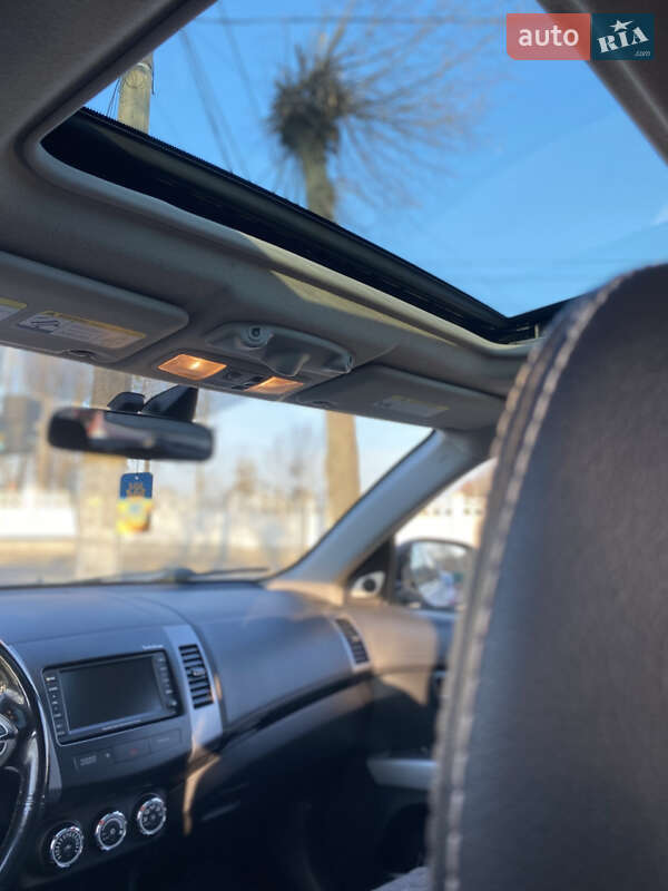 Позашляховик / Кросовер Mitsubishi Outlander 2010 в Житомирі