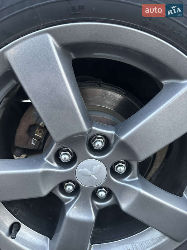 Позашляховик / Кросовер Mitsubishi Outlander 2008 в Сумах