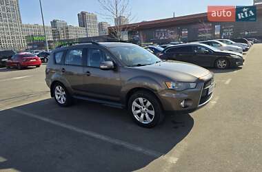 Внедорожник / Кроссовер Mitsubishi Outlander 2012 в Киеве