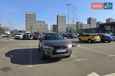 Внедорожник / Кроссовер Mitsubishi Outlander 2012 в Киеве