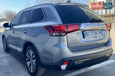 Внедорожник / Кроссовер Mitsubishi Outlander 2019 в Львове