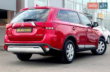 Позашляховик / Кросовер Mitsubishi Outlander 2018 в Києві