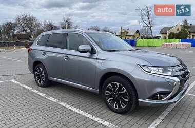 Позашляховик / Кросовер Mitsubishi Outlander 2016 в Коломиї