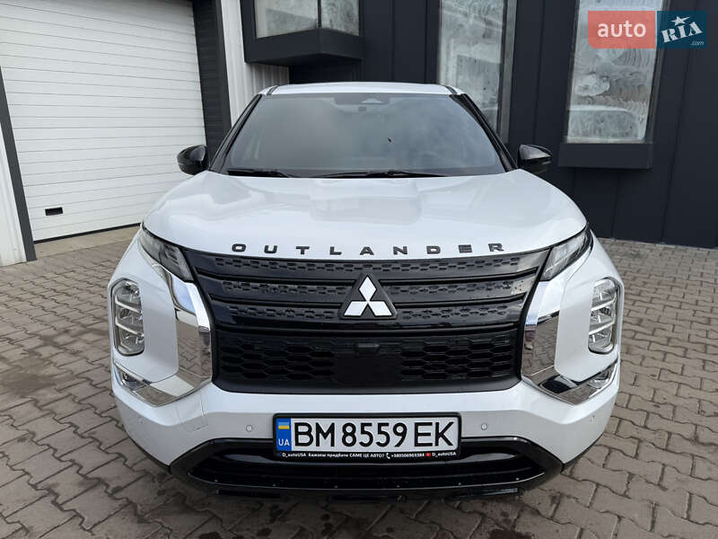Позашляховик / Кросовер Mitsubishi Outlander 2022 в Києві