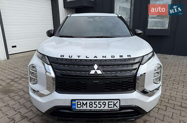Внедорожник / Кроссовер Mitsubishi Outlander 2022 в 