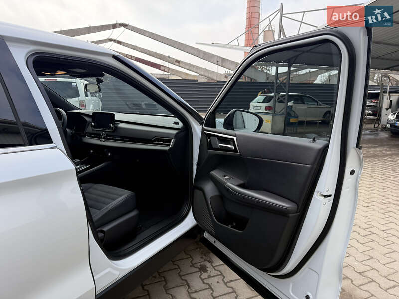 Позашляховик / Кросовер Mitsubishi Outlander 2022 в Києві