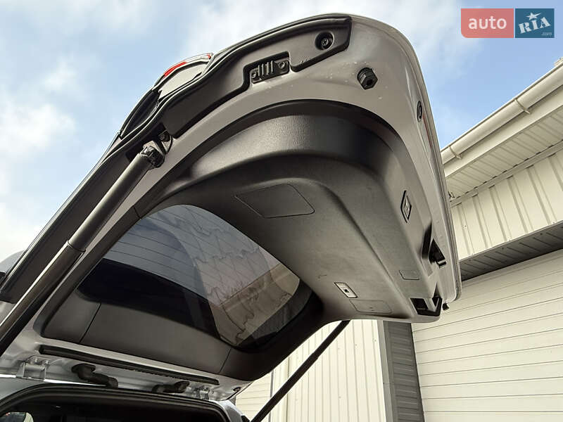 Позашляховик / Кросовер Mitsubishi Outlander 2022 в Києві