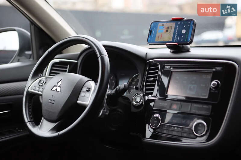 Внедорожник / Кроссовер Mitsubishi Outlander 2014 в Киеве