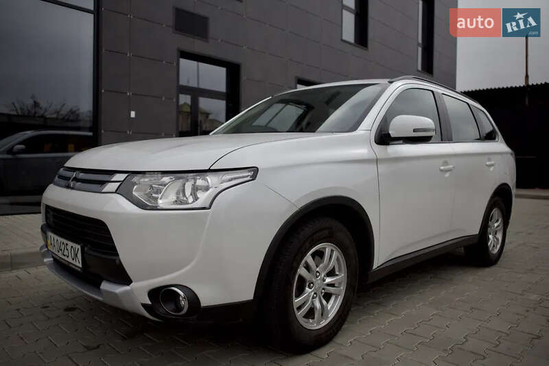 Внедорожник / Кроссовер Mitsubishi Outlander 2014 в Киеве