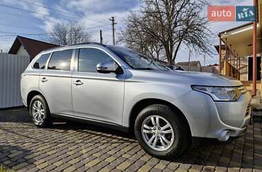 Внедорожник / Кроссовер Mitsubishi Outlander 2013 в Ровно