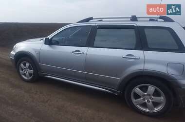 Внедорожник / Кроссовер Mitsubishi Outlander 2006 в 