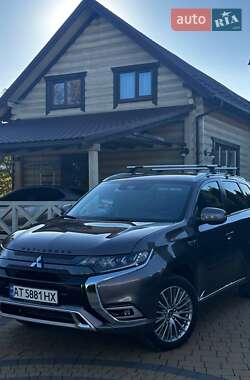 Позашляховик / Кросовер Mitsubishi Outlander 2019 в Івано-Франківську