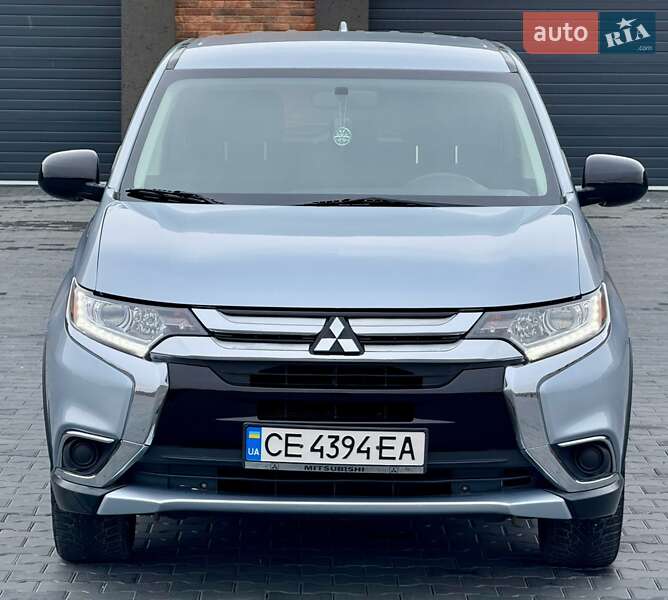 Внедорожник / Кроссовер Mitsubishi Outlander 2017 в Черновцах