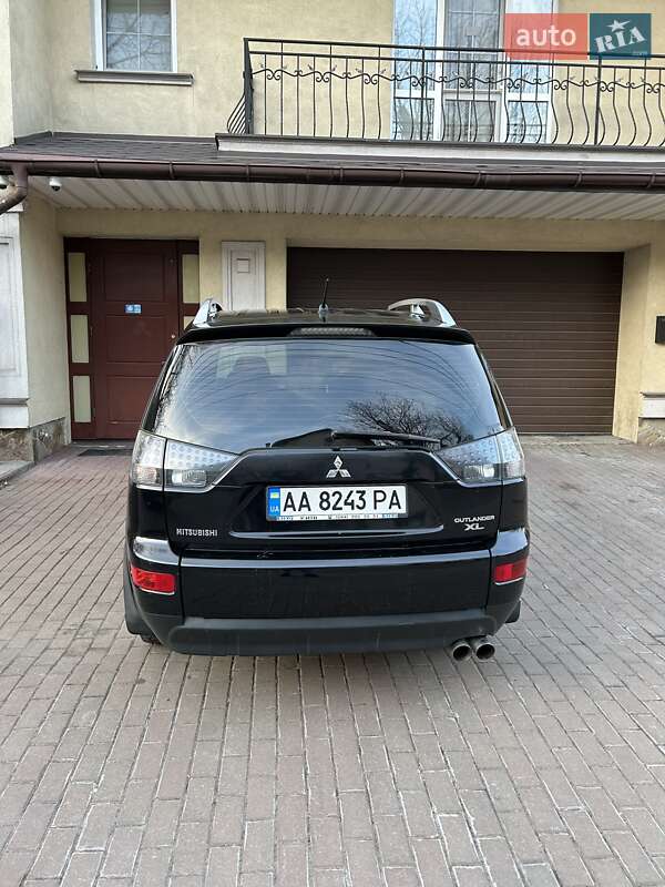 Позашляховик / Кросовер Mitsubishi Outlander 2008 в Києві