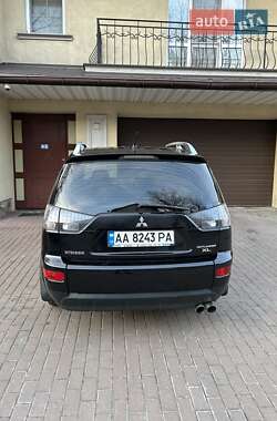 Внедорожник / Кроссовер Mitsubishi Outlander 2008 в 