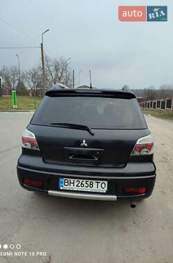 Внедорожник / Кроссовер Mitsubishi Outlander 2006 в 