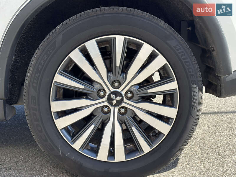 Внедорожник / Кроссовер Mitsubishi Outlander 2018 в Киеве фото 13 Внедорожник / Кроссовер Mitsubishi Outlander 2018 в Киеве