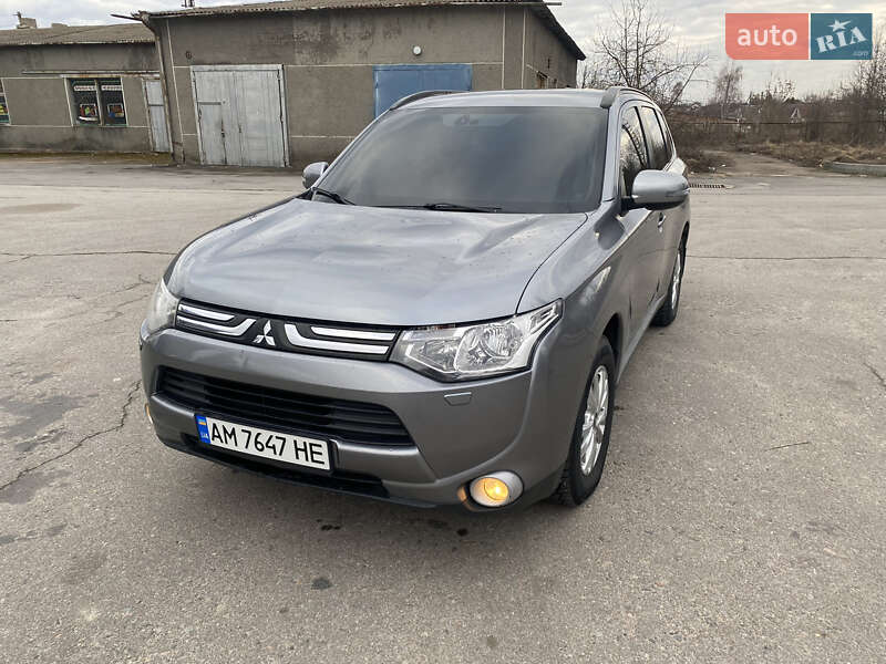 Mitsubishi Outlander 2012